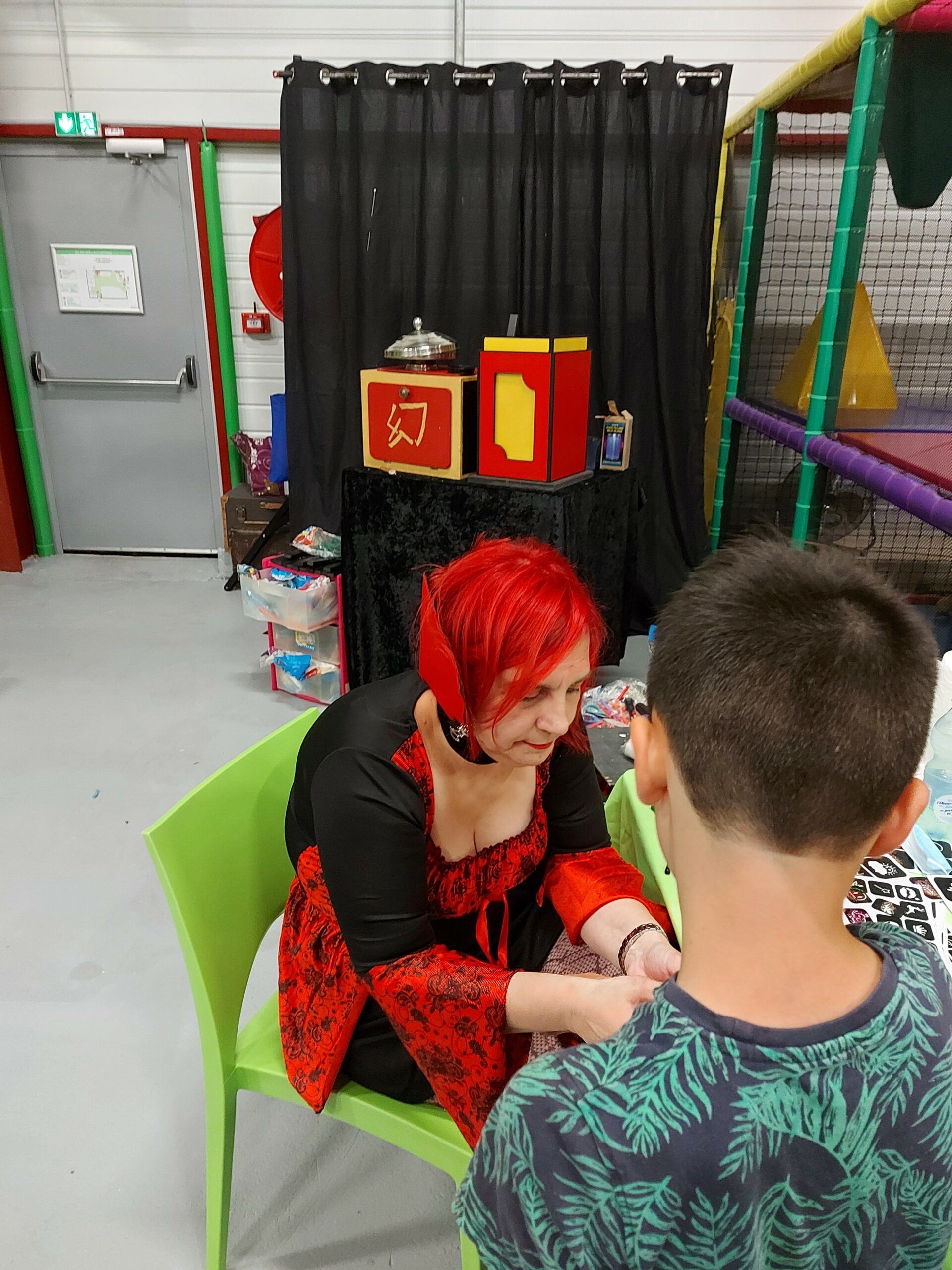 Tatouage Artiste en Coulisse
