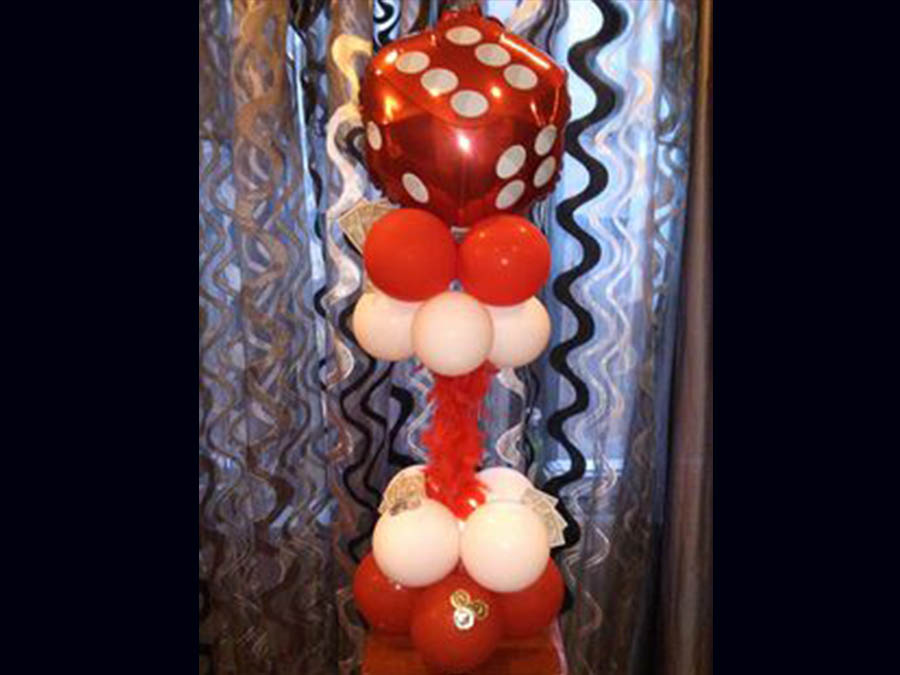 Décoration structure en ballons casino Artiste en Coulisse