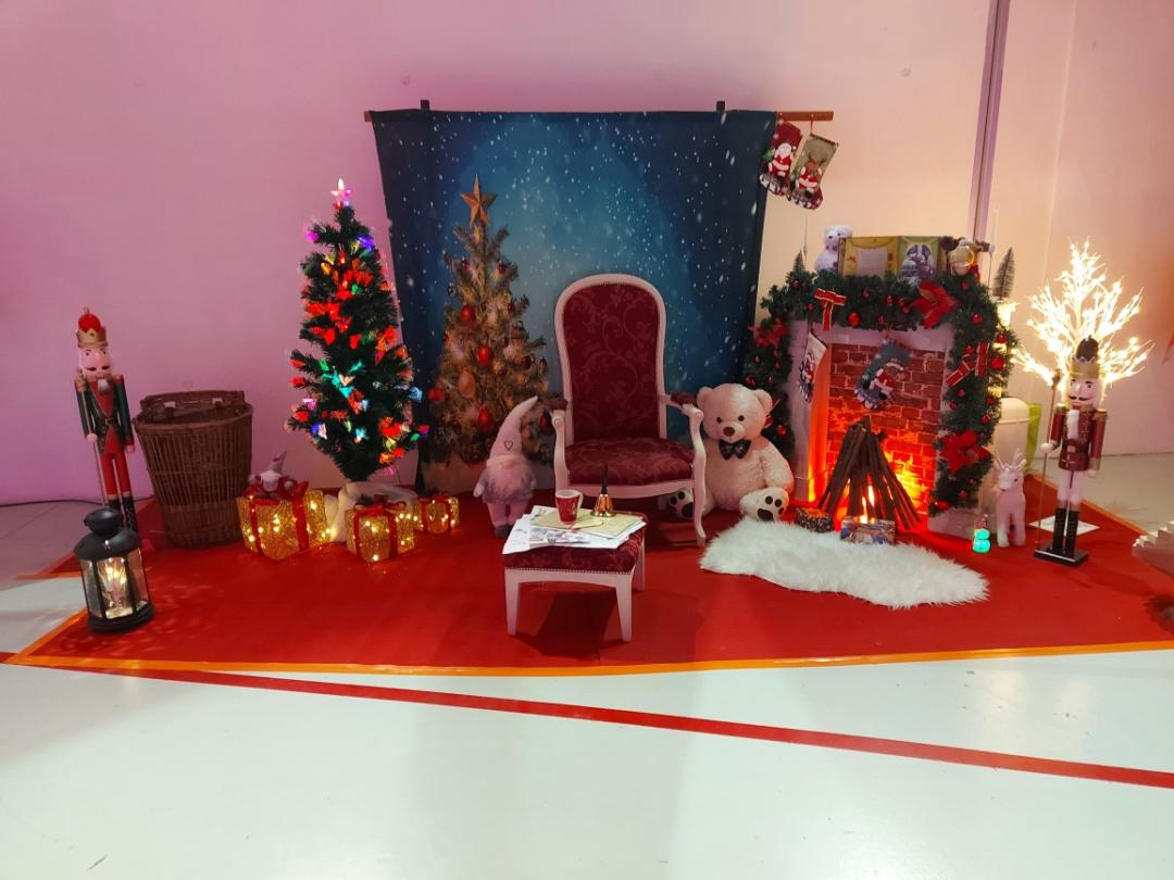 Père Noël Artiste en coulisse