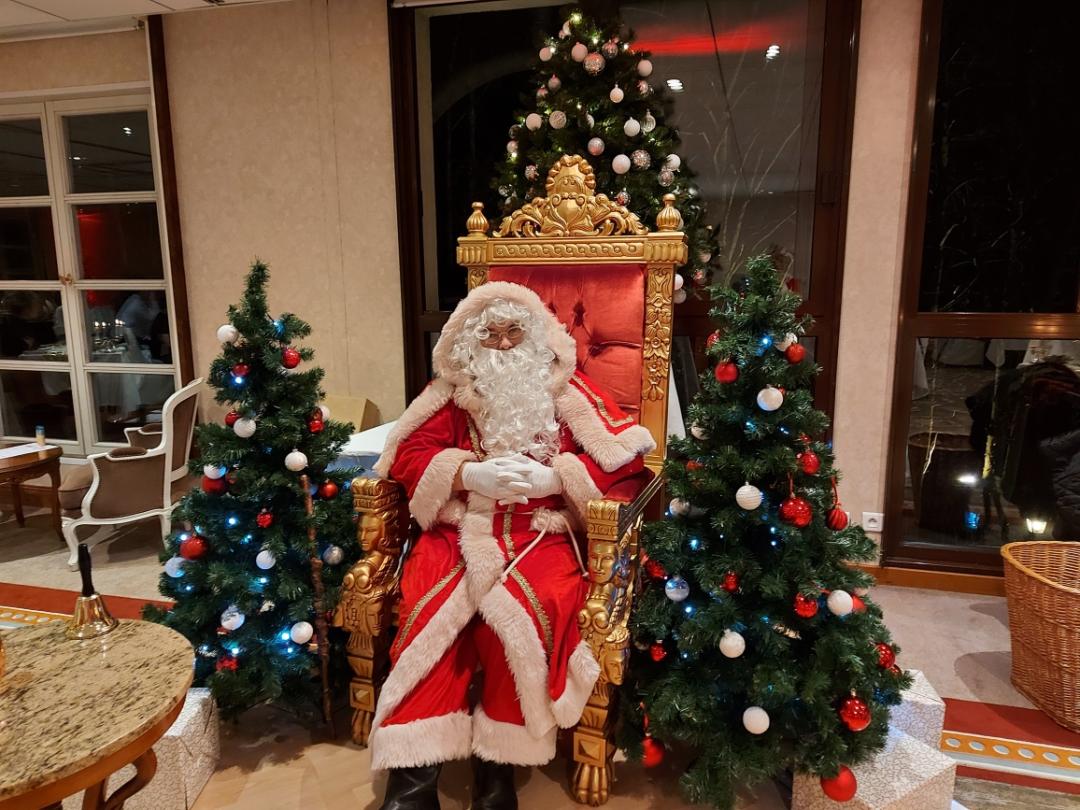 Père Noël Artiste en coulisse